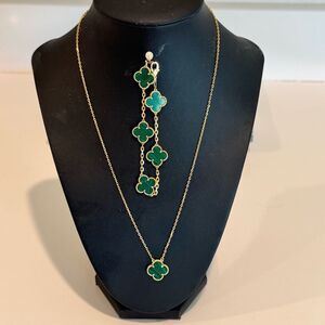 Elegant Gold and Green Clover Necklace